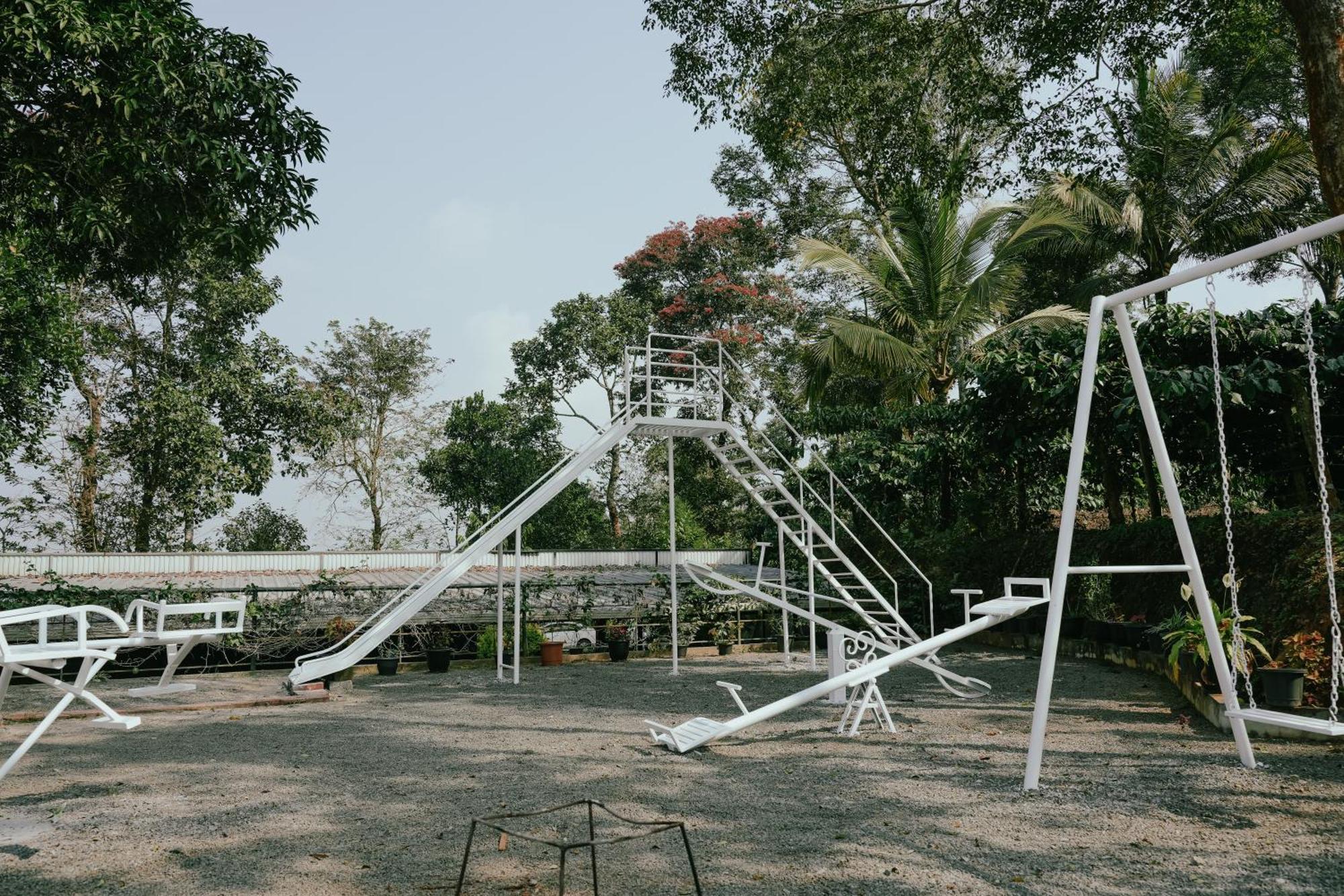 Haze Woods Resort Vaduvanchal Exterior foto