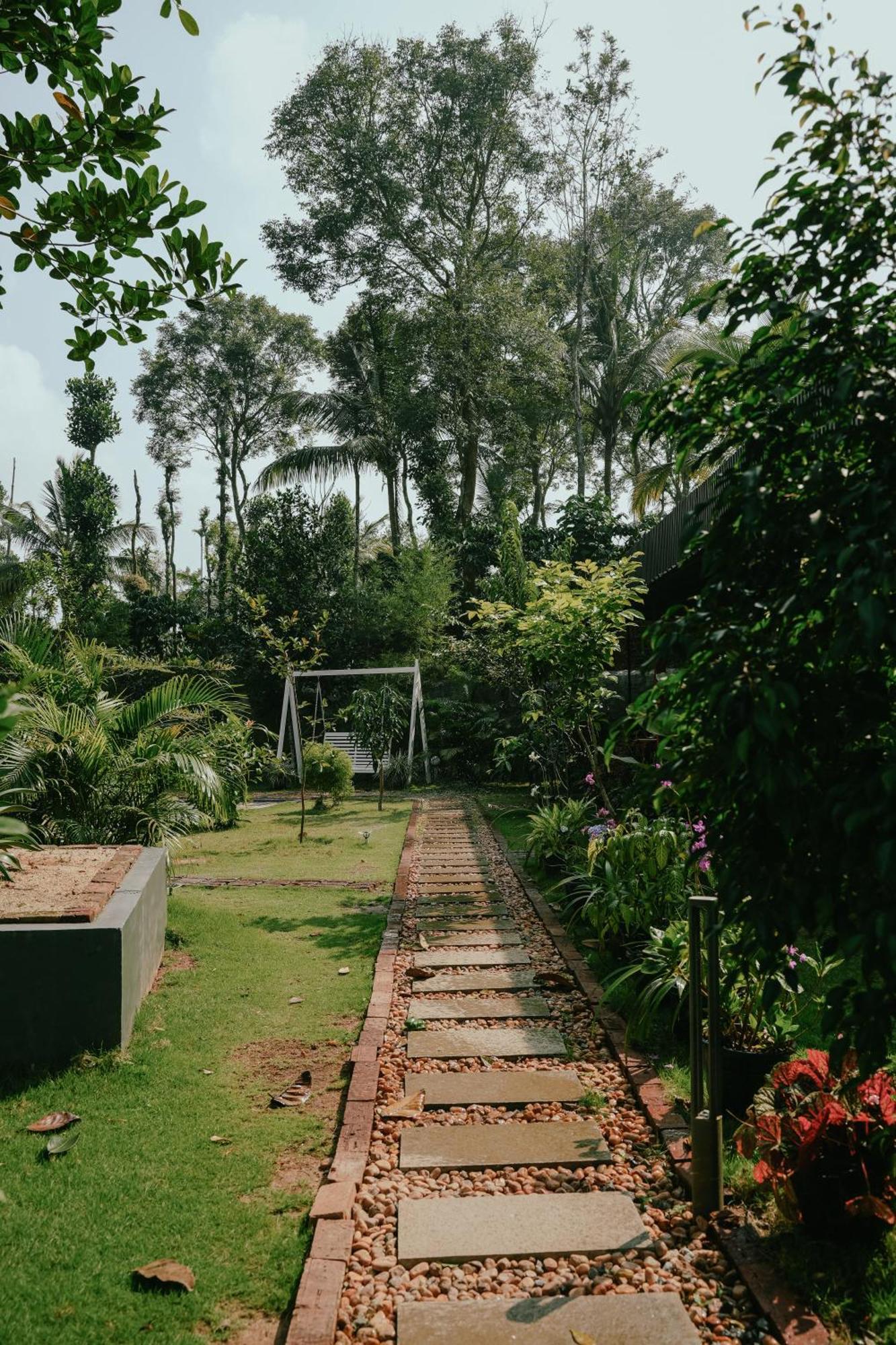 Haze Woods Resort Vaduvanchal Exterior foto