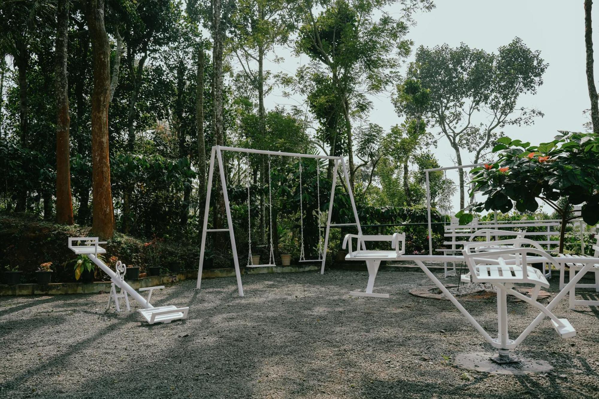 Haze Woods Resort Vaduvanchal Exterior foto