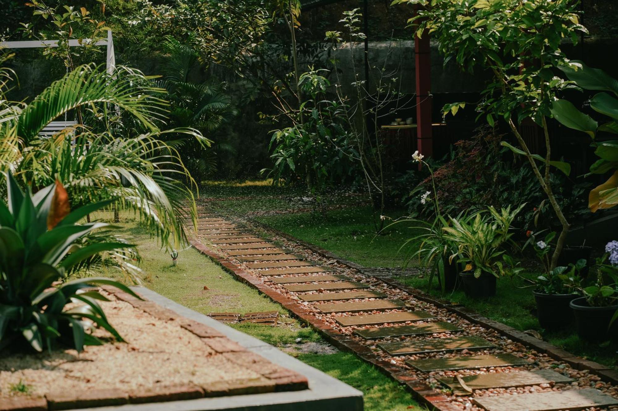 Haze Woods Resort Vaduvanchal Exterior foto