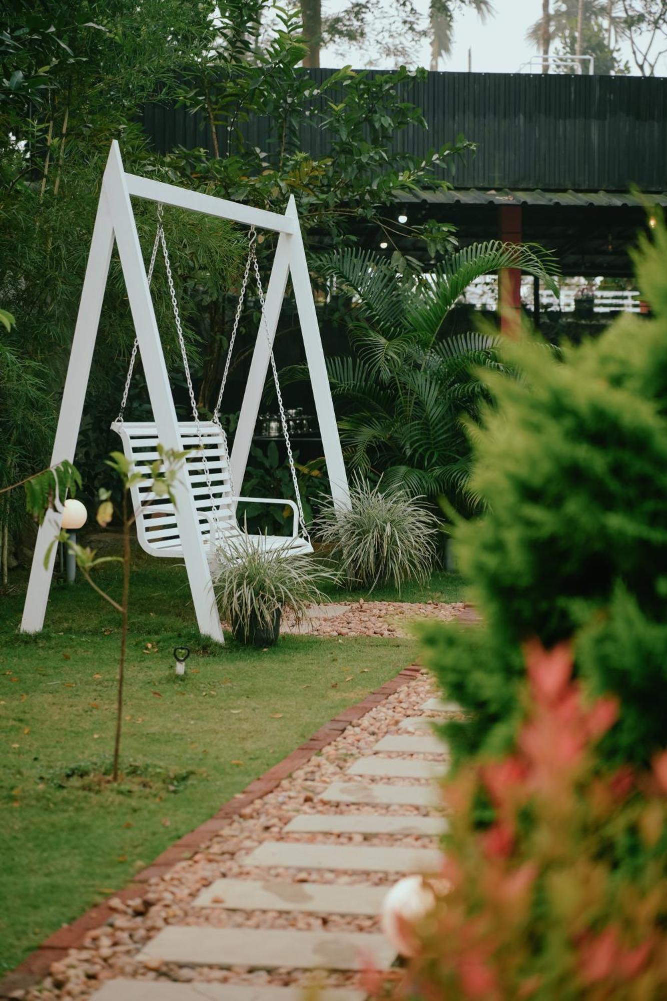 Haze Woods Resort Vaduvanchal Exterior foto