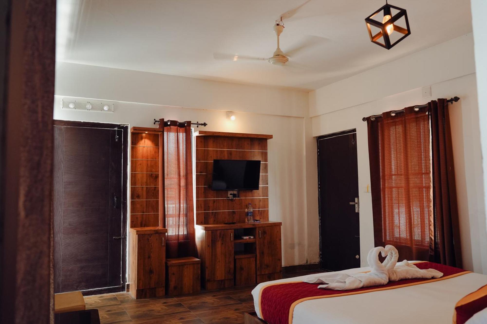 Haze Woods Resort Vaduvanchal Exterior foto