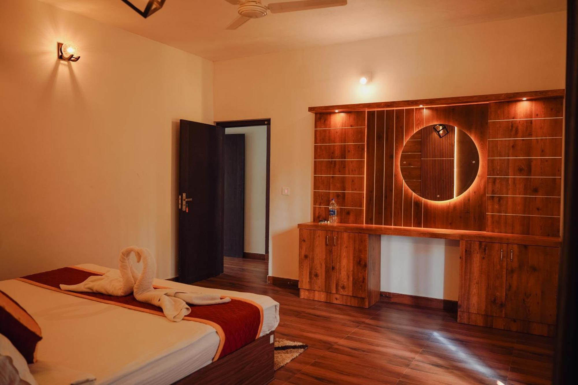 Haze Woods Resort Vaduvanchal Exterior foto